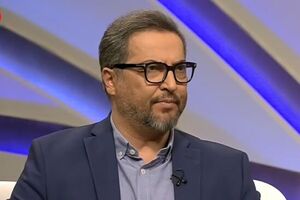 مهرداد میناوند دار فانی را وداع گفت