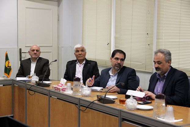 نشست هماهنگی مدیران عامل صنعت برق استان یزد برای پیک بار سال 98