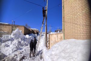 تلاش شبانه روزی کارکنان مخابرات فریدونشهر در راستای پایداری ارتباط