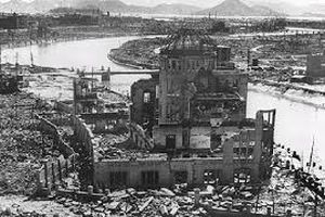 هیروشیما؛ خون سرخ دخترک بر دیوار کاخ سفید + عکس