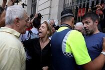 رهبر کاتالونیا تحت تدابیر شدید امنیتی در همه پرسی شرکت کرد