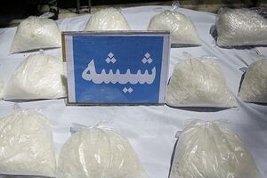 دستگیری قاچاقچی مواد مخدر در اردبیل / کشف نزدیک به ۲ کیلوگرم شیشه در عملیات مشترک پلیس