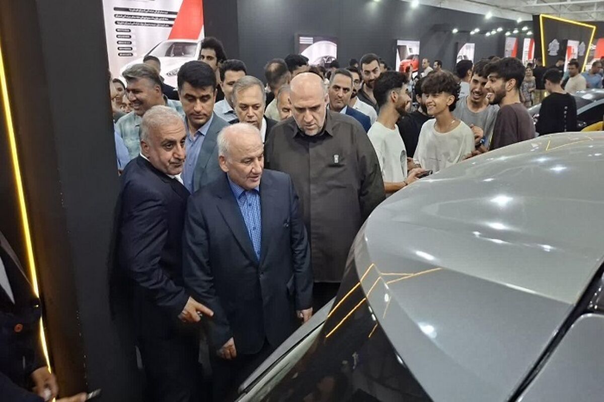 بازدید استاندار مازندران از نمایشگاه خودرو‌های منطقه آزاد