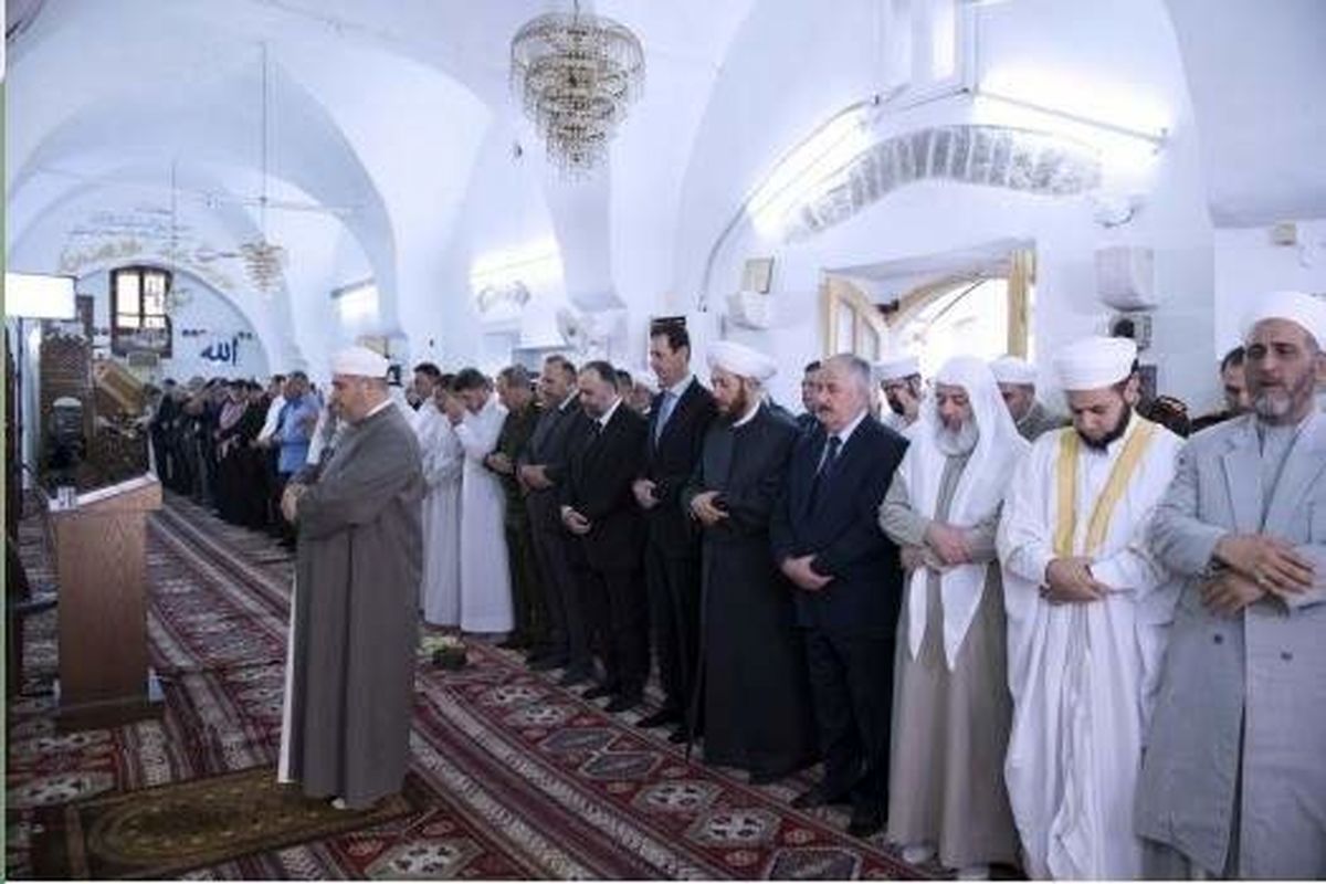 بشار اسد در نماز فطر