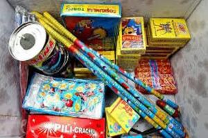 کشف 50 هزار عدد انواع مواد محترقه در هرمزگان