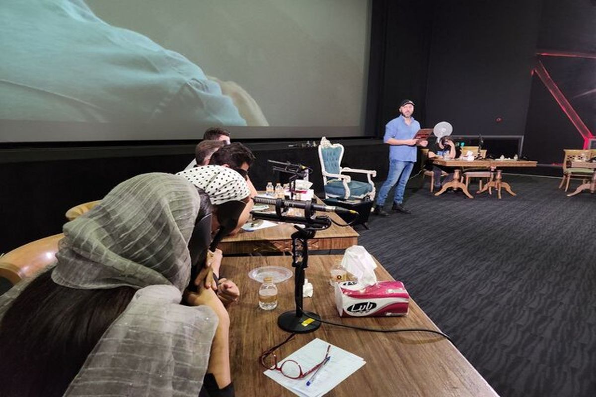 پدرخوانده در حضور تماشاگران زنده اجرا می‌شود