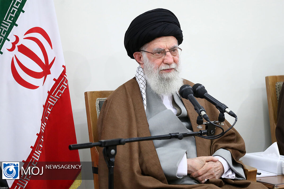 دیدار دست‌اندرکاران کنگره ۲۰۰۰ شهید بوشهر با مقام معظم رهبری