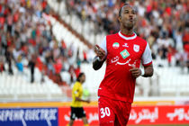 ادینیو مقابل صنعت‌نفت بازی می‌کند