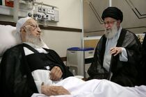 رهبر معظم انقلاب از آیت الله مکارم شیرازی عیادت کردند