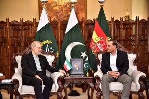 علی لاریحانی با فرمانده ارتش پاکستان دیدار کرد