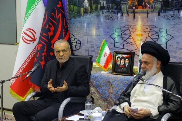 رئیس‌جمهور با نماینده مردم بوشهر در مجلس خبرگان رهبری دیدار کرد