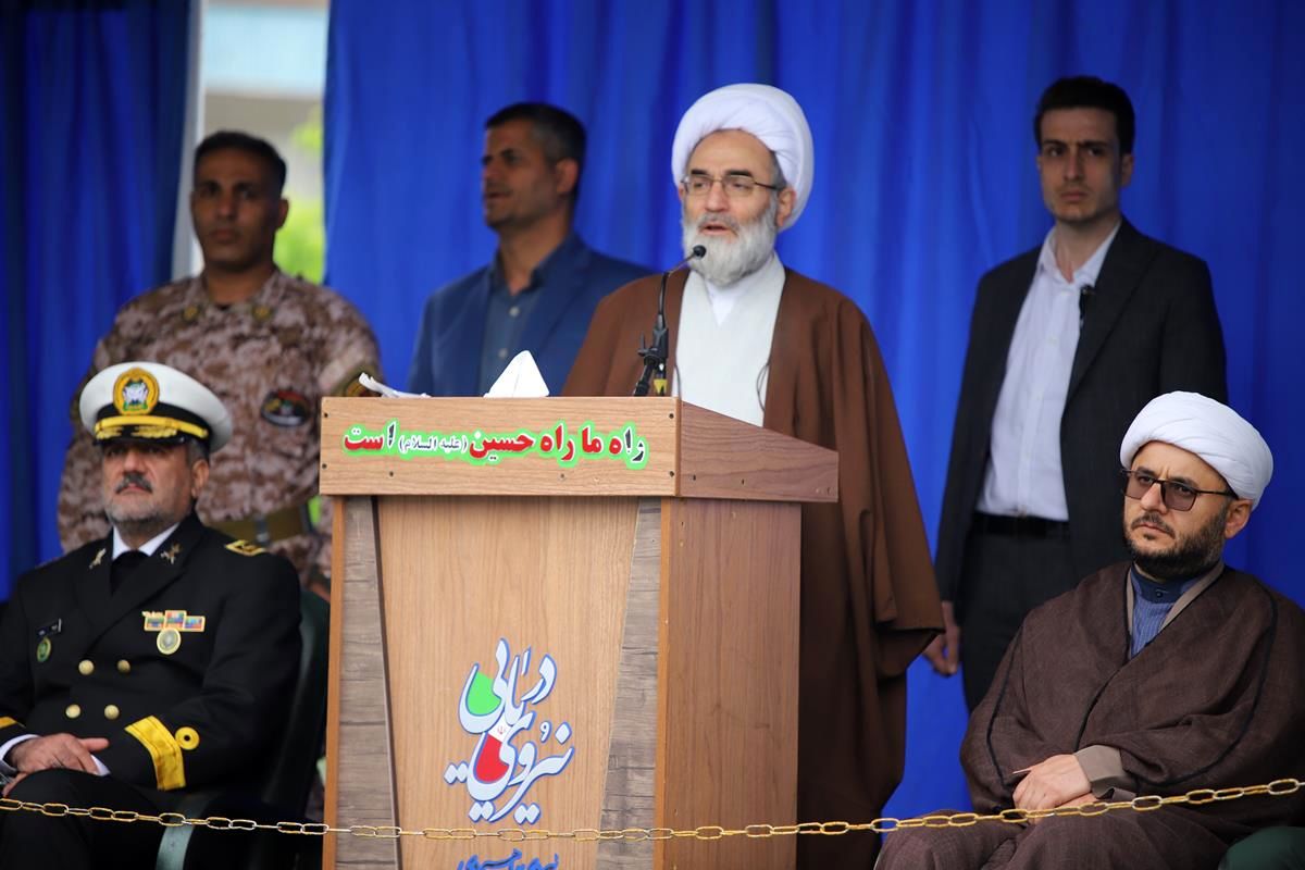 رژه نیرو‌های مسلح در رشت