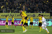 دیدار تیم های فوتبال سپاهان اصفهان و سایپا