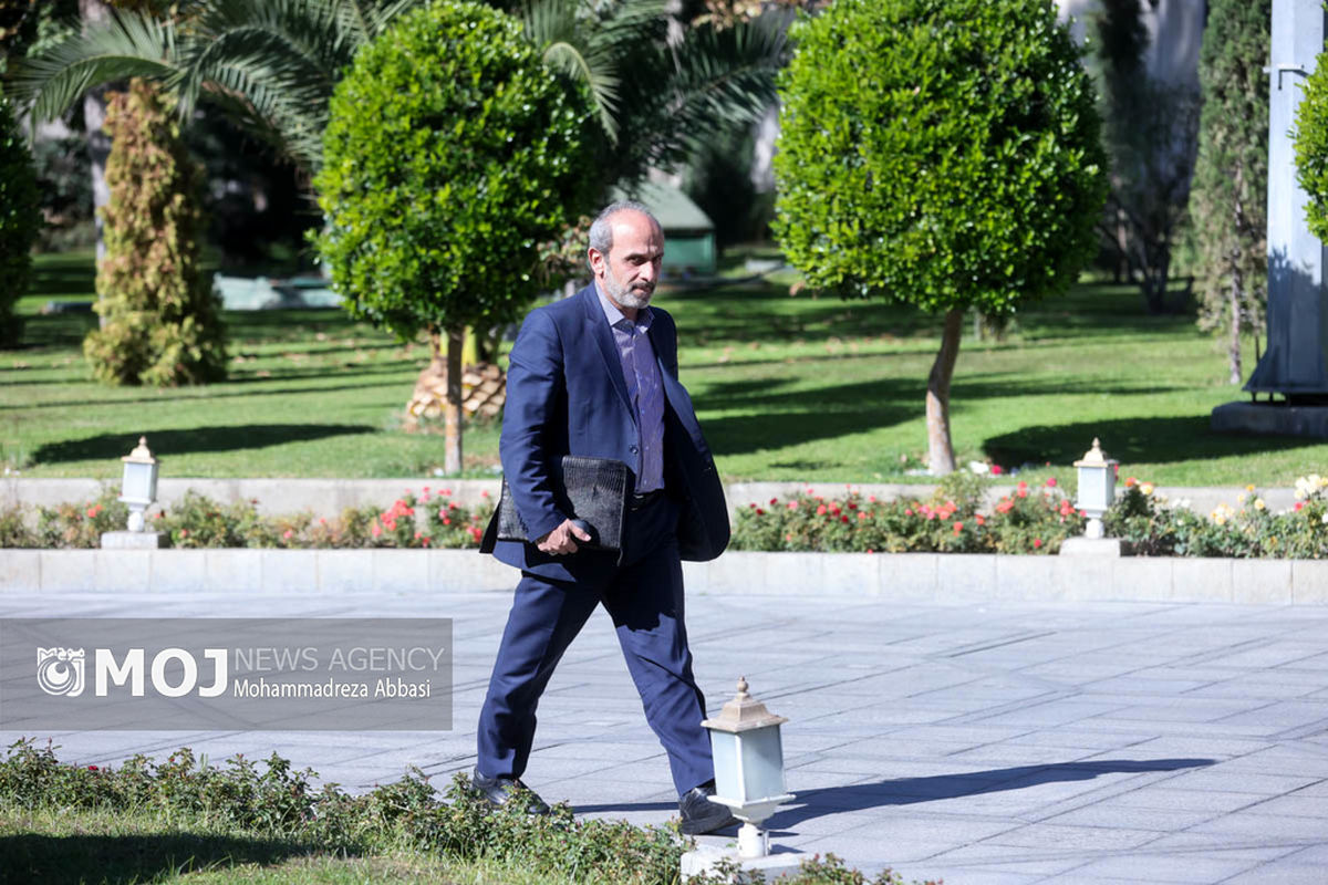 حاشیه جلسه هیات دولت - ۱۶ آبان