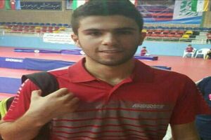 پینگ پنگ باز کردستانی بر سکوی دوم  ایستاد