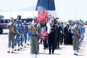پیکر مطهر شهید خلبان سوخو ۲۴ ارتش به شیراز رسید
