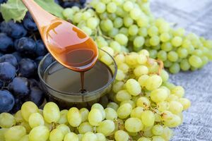 جشنواره انگور و دوشاب ملکان اهمیت اقتصادی و فرهنگی دارد