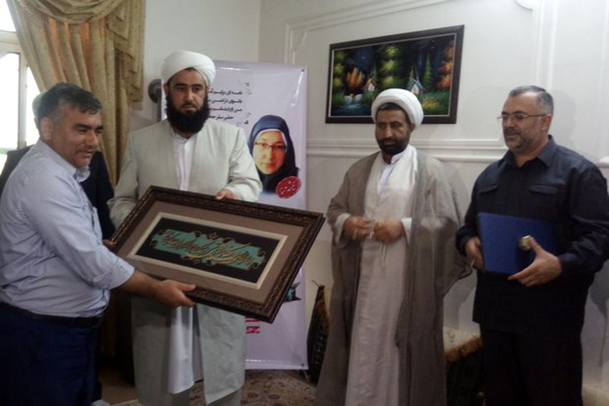 دیدار مسئولان با خانواده شهید گلستانی حادثه منا