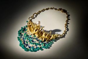 گردنبند دریای مواج اثر سالوادور دالی دوبرابر برآورد اولیه فروخته شد