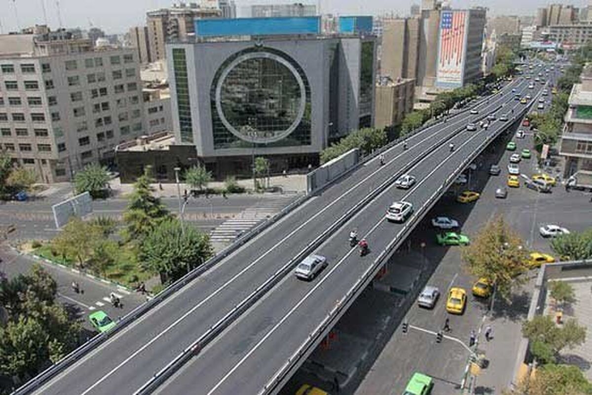 انسداد مسیر غرب به شرق پل کریمخان
