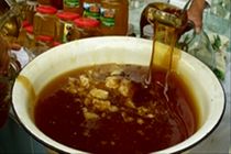 کشف و پلمب 14 تن عسل غیربهداشتی در دهاقان