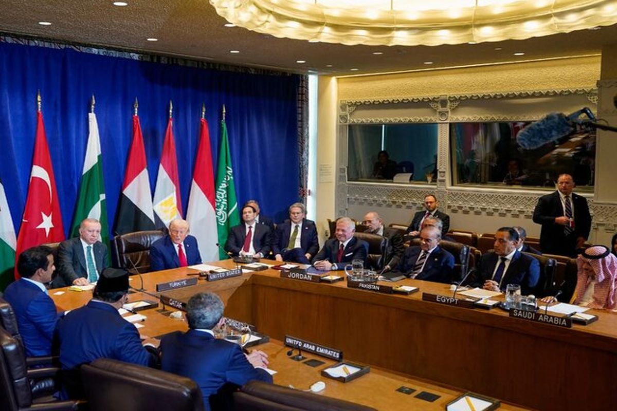 دونالد ترامپ رئیس‌جمهور آمریکا در نشست پشت درهای بسته با رهبران عربی