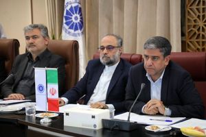 حمایت از تولید و سرمایه‌گذاری، اولویت نخست بانک‌ها و دستگاه‌های اجرایی باشد