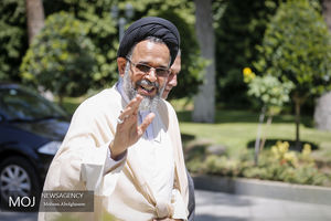 کرمان همیشه نقطه خیزش حرکت انقلابی بوده است