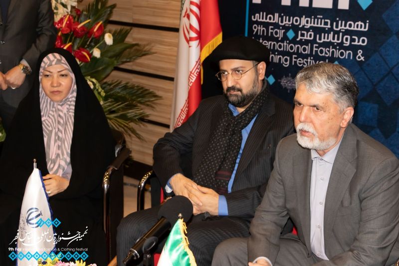 صالحی و حسینی از نهمین جشنواره مد و لباس فجر بازدید کردند