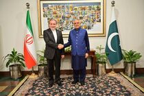 دیدار و گفتگوی عراقچی با وزیر خارجه پاکستان