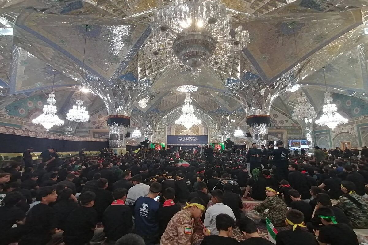 سوگواره احلی من العسل در حرم امام رضا (ع)