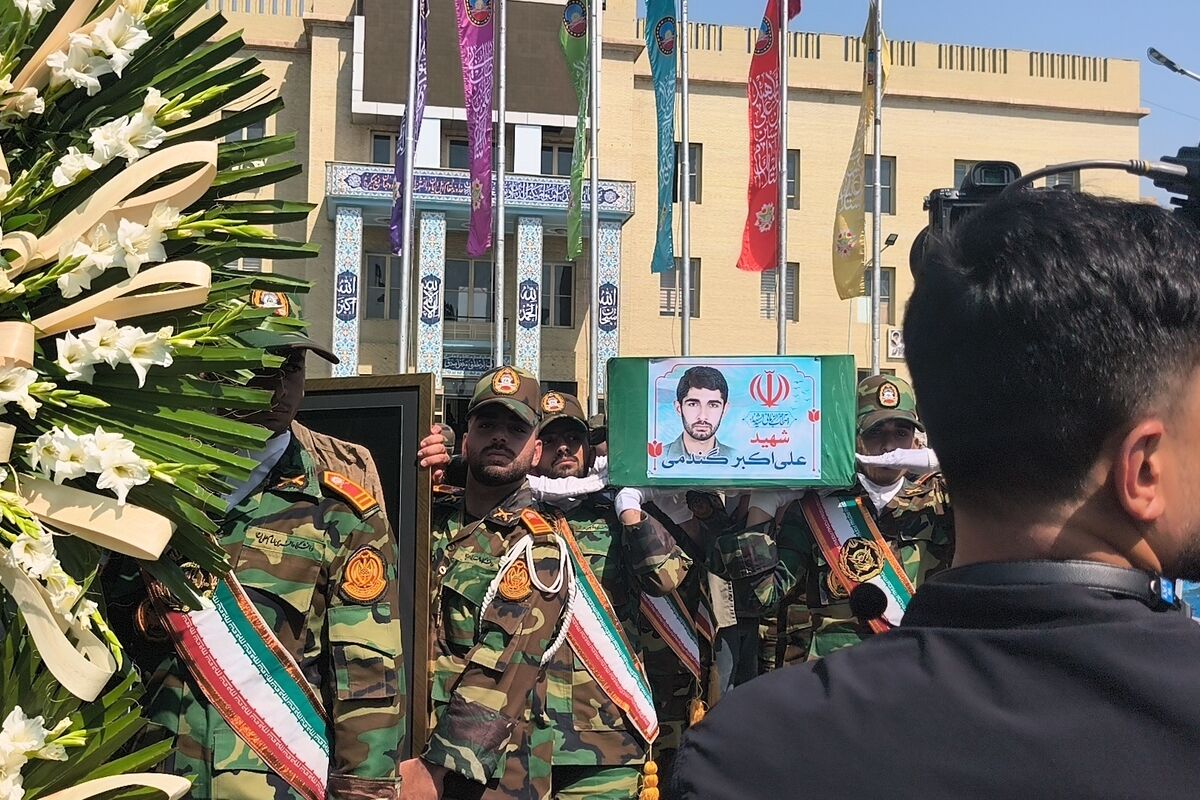 پیکر شهید علی‌اکبر گندمی تشییع شد