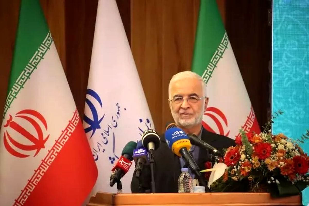 اسکندر مومنی وزیر کشور