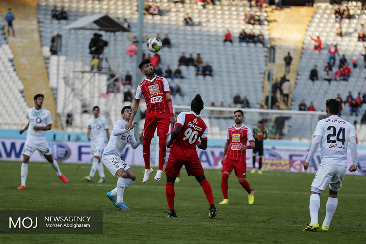 دیدار تیم های پرسپولیس تهران و ذوب آهن اصفهان