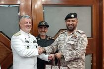 دیدار و رایزنی دریادار خانزادی با فرمانده نیروی دریایی قطر در دوحه