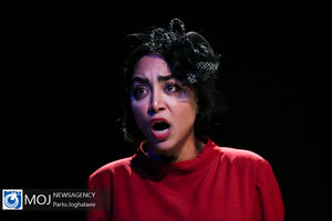 در باب تئاتریت ادبیات شبه قجری و اختگی شبه شاهی