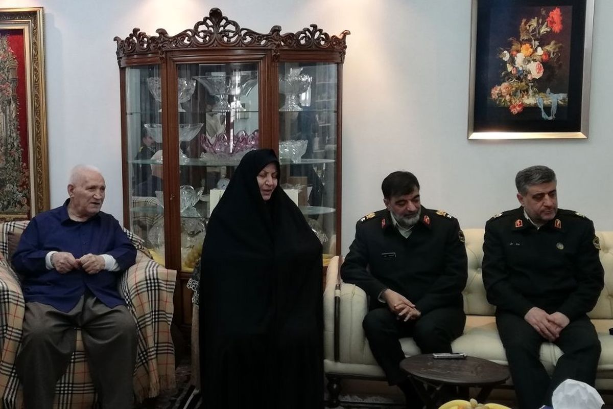 دیدار سردار رادان با خانواده شهید رضایی