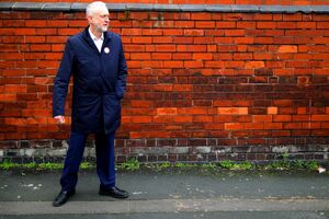 محبوبیت جرمی کوربین در بریتانیا ادامه دارد