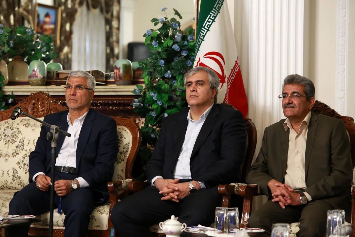 استاندار فارس در آیین تجلیل از مجریان نهمین نمایشگاه بین المللی گردشگری پارس