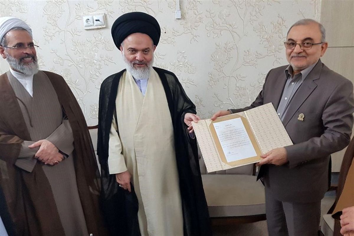 سخنران پیش از نماز جمعه