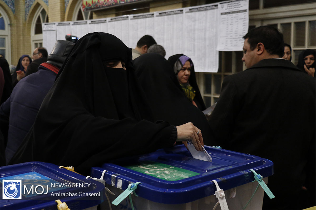  انتخابات یازدهمین دوره مجلس در مسجد لرزاده