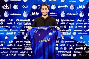 قرارداد سیاوش یزدانی برای دو فصل دیگر با استقلال تمدید شد