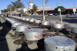 اجرای نذرواره ۷۲ دیگ غذا در سبزوار بیاد ۷۲ تن در عاشورا