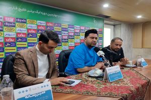 از همه هواداران و مردم عذرخواهی می‌کنم‌ و مسئولیت باخت را می‌پذیرم