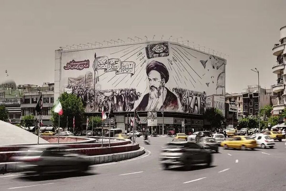 دیوارنگاره جدید میدان انقلاب