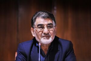 تنگه هرمز درآمد سالانه ۸۰ میلیارد دلاری از محل عوارض خدمات برای کشور دارد