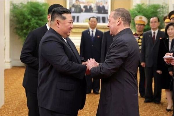 مدودف پیام تبریک پوتین را به رهبر کره شمالی رساند