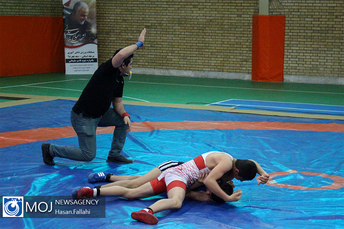 مسابقات کشتی آموزشگاه های استان اردبیل