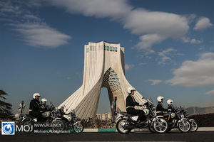 رژه موتور سواران نیرو‌های مسلح