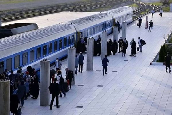 خدمات ریلی در روزهای جنگی بی‌وقفه پایدار است